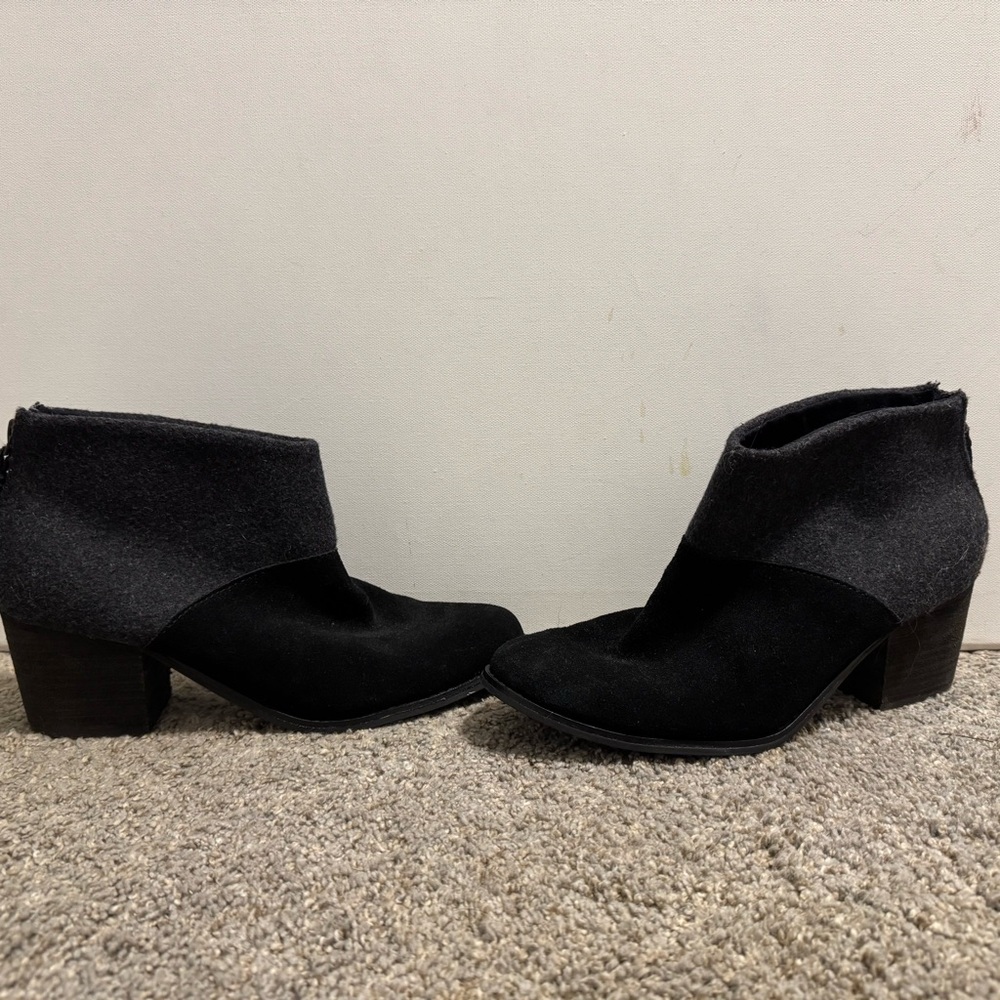 Tom’s black/gray low heel boots